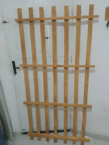 Vendo estrado cama solteiro