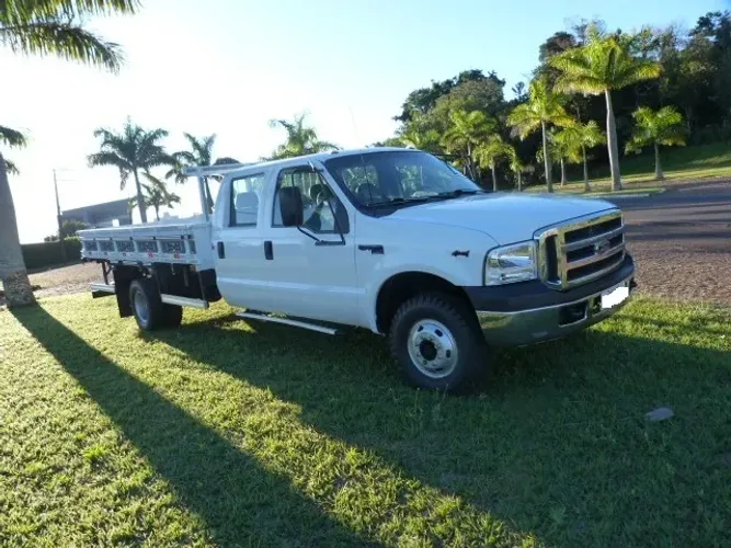 F4000 4X4 CD CARROCERIA 3,30 MTS