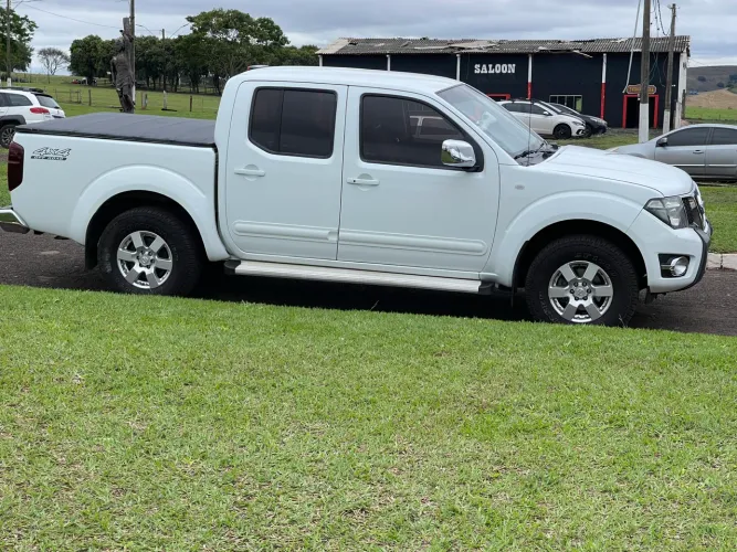 Nissan Frontier Platinum CD 4X4 2.5 TB Diesel 2014
