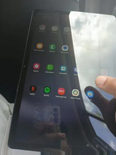 Tablet em perfeito estado. De único dono e usado somente 1 ano!