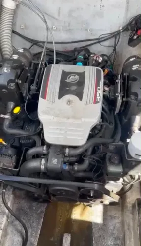 MerCruiser 350 HP com Rabeta Bravo III