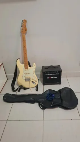 Kit Guitarra Tagima Stratocaster + Amplificador Borne + Acessórios (Excelente Estado!)