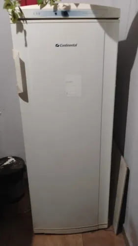 Geladeira com defeito 