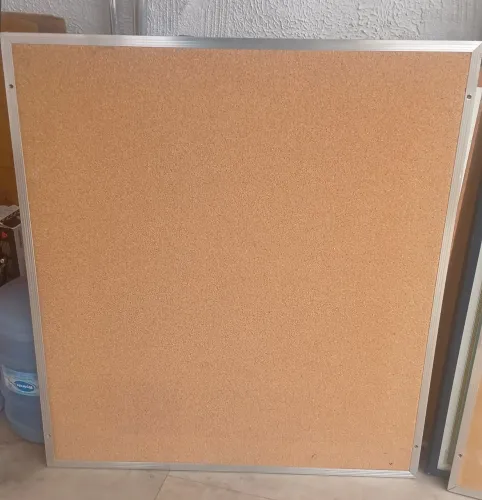 Quadro cortiça 1.00 x 90cm