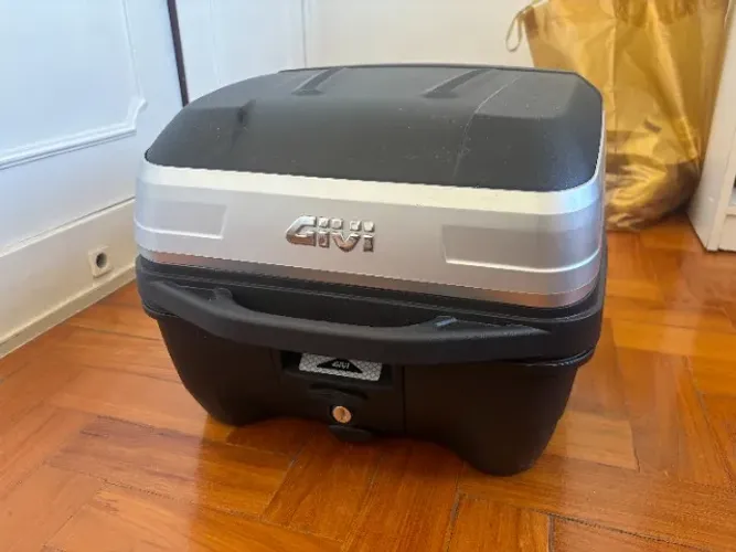 Baú / Bauleto Givi T33NBR Monolock Traffic 3 33 Litros