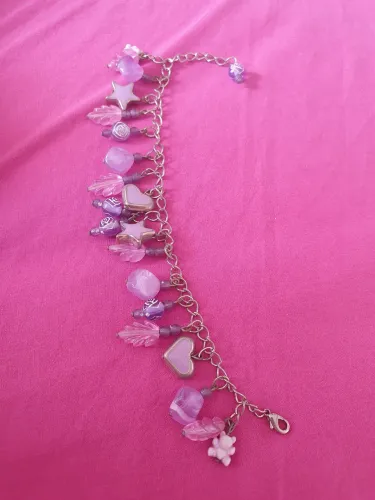 Pulseira roxa pingentes