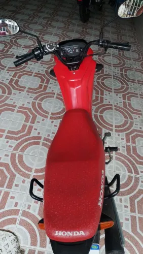 Moto em perfeito estado de conservação, usei para fazer entregas.