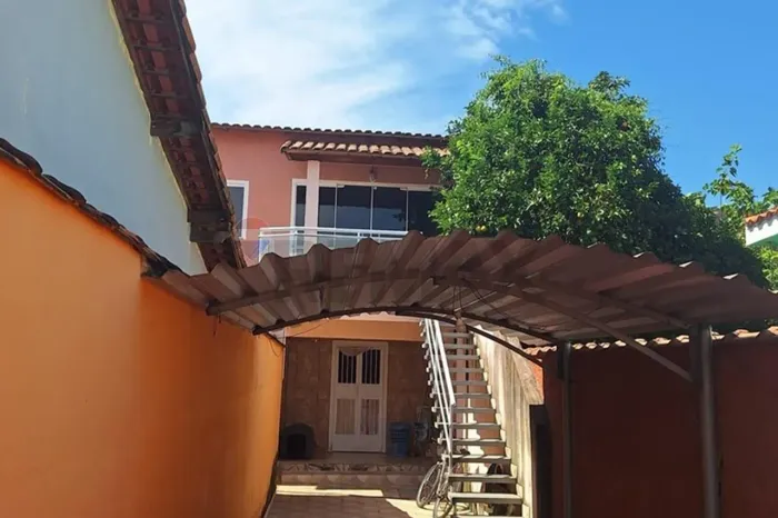 Vendo Duas Casas no Centro de Tanguá, RJ