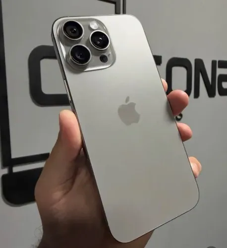 Apple iPhone 16 Pro Max 256GB - Seminovo