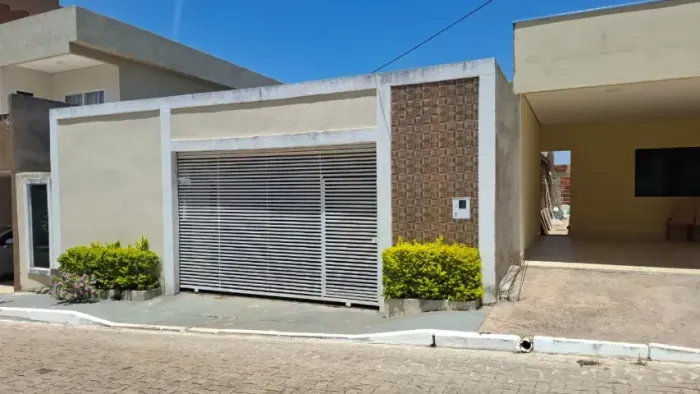 Casa de Fundo Aconchegante em Condomínio Fechado - Jardim Botânico