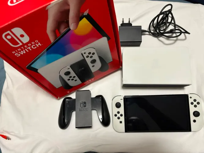 VENDO NINTENDO SWITCH OLED
