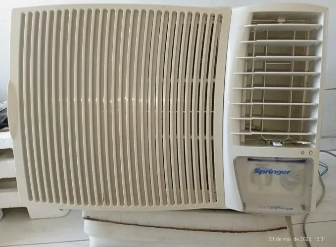 Ar condicionado de janela 12000 BTUs funcionando perfeitamente aceito cartão e troca