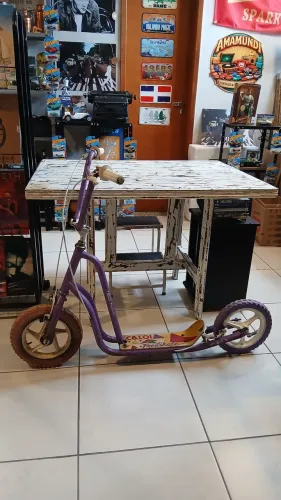 Patinete Caloi FreeSkate da década de 1980. 