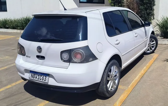 Volkswagen Golf Sportline 1.6 MI Total Flex 8V 4P 2013