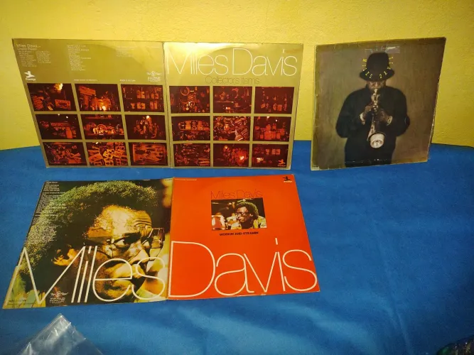 Lp álbum duplo, Aura, do Miles Davis, original. E outros!