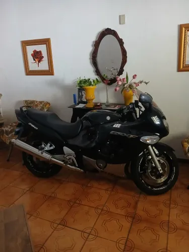 Suzuki 750cc
