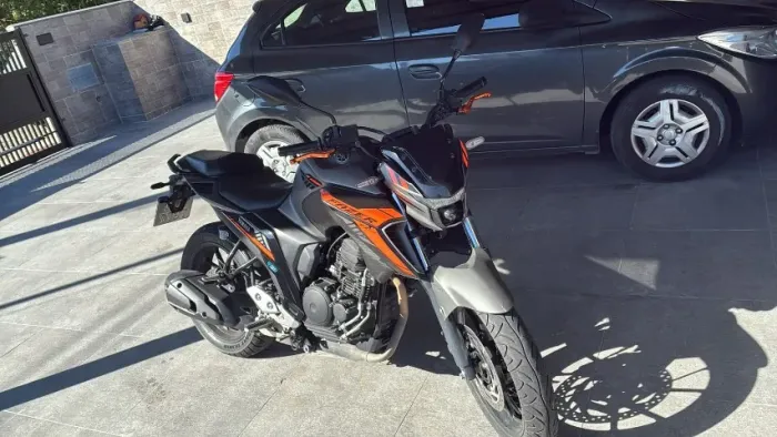 MOTO FAZER 250 - MODELO 2025 - 8.000 KM - UNICO DONO