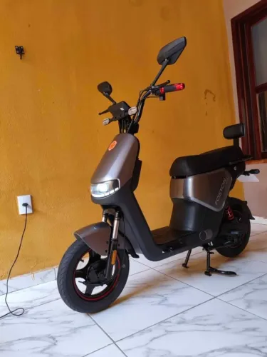 Moto elétrica Scooter sem emplacamento e CNH 1000w de potência