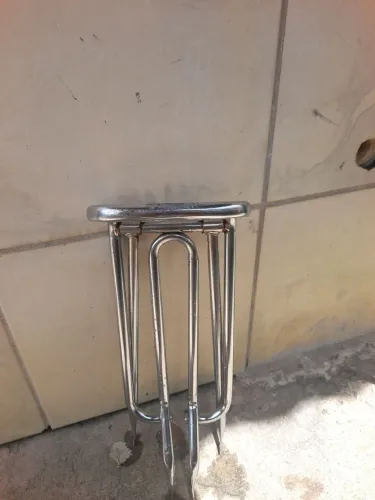 olá a todos estou vendendo essa garupa prata,está em bom estado nem um quadrado nem nada