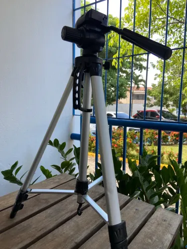 Tripé de Alumínio para Câmera, Filmadora e Celular com Nível Bolha