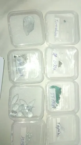 Lote de diamante e predas preciosa