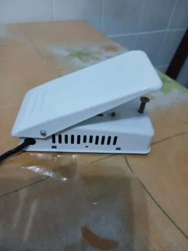 Vendo pedal de máquina semi novo