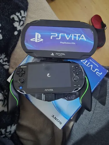 PS VITA (ESTADO DE NOVO COM CAIXA)