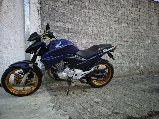 CB300