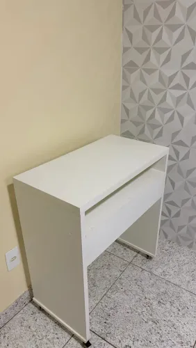Estante / Escrivaninha / mesa escritório individual