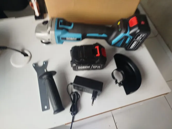 Esmerilhadeira a bateria