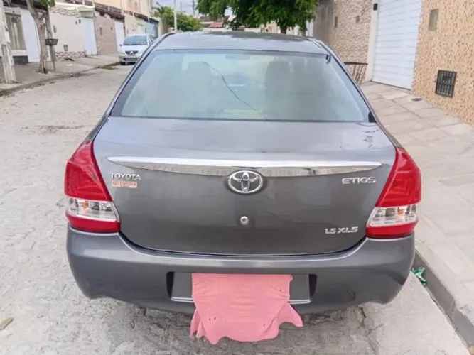 Toyota Etios XLS Sedan 1.5 Flex 16V 4P Mec. 2014