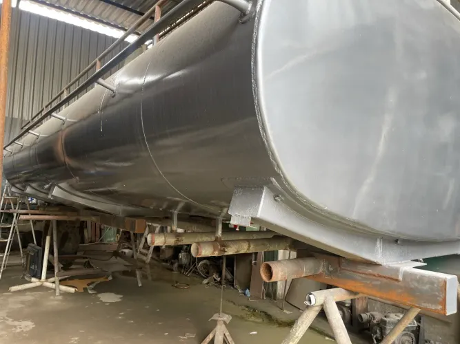 Tanque de 10 mil litros e 20 mil litros
