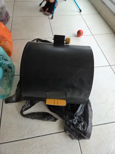 ?Doação / Troca por Alimentos: Churrasqueira a Carvão com Tampa (Bafo) e Pés Dobráveis