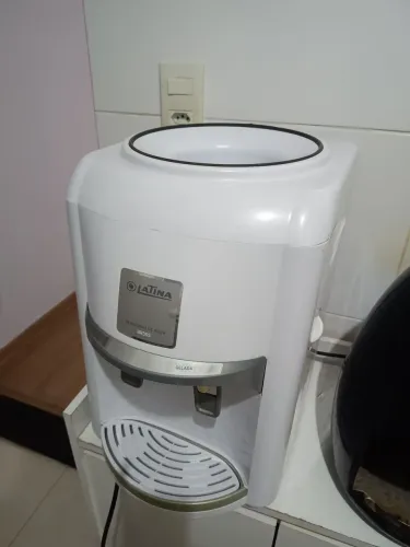 Bebedouro galão 127v