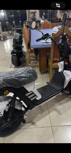 Moto Scooter eletrica 1000 w com som e ré.