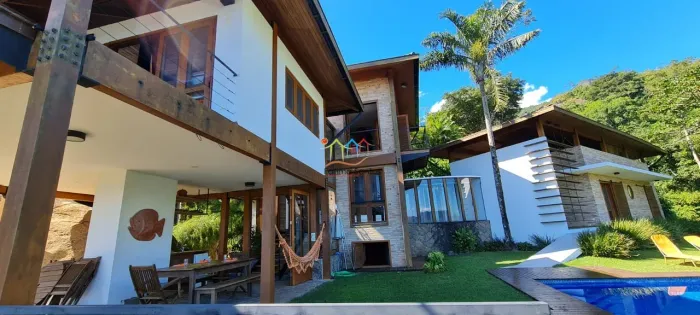 Casa em condomínio a venda em Ilhabela