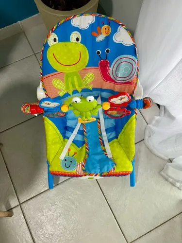 Cadeira balanço e kit bebê