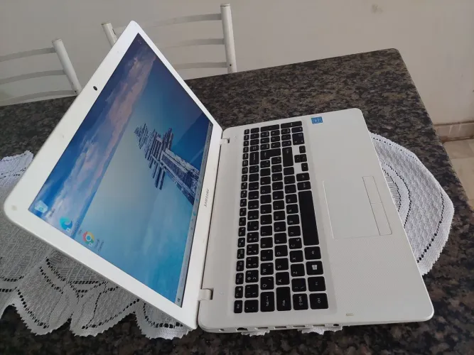Notebook Samsung branco