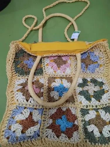 Bolsas todas novas de alças,cores variadas.