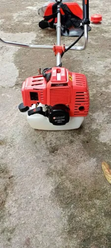 VENDE-SE - ROÇADEIRA NAKASAKI NK 630 PRO 63CC! <br>