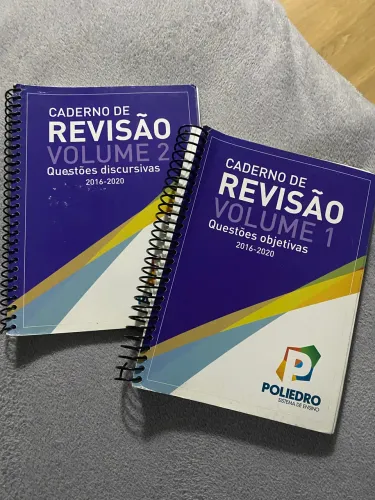 Cadernos de Questões Objetivas e Discursivas Poliedro