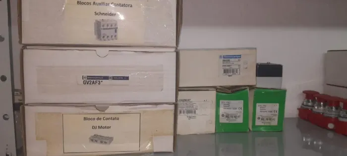 Lote de Materiais Elétricos (schneider, ABB, WEG, Siemens, Allen Bradley)