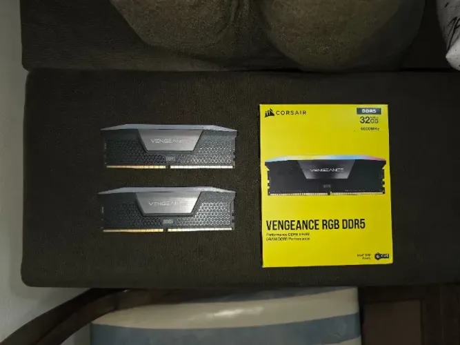Memória Corsair Vengeance RGB DDR5 32GB (2x16GB) 6000MHz