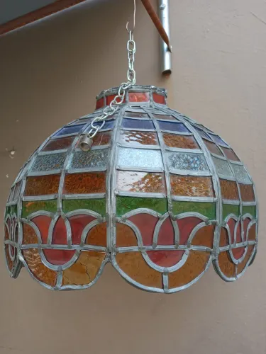 Lustre antigo em vitral