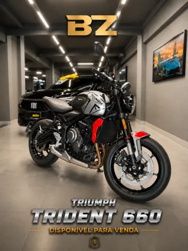 TRIUMPH TRIDENT 660 - Baixo Km - Impecável 