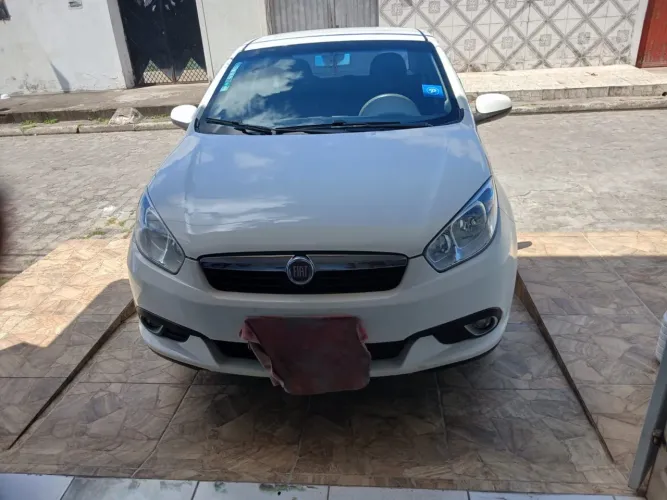 Fiat Grand Siena Attrac. 1.4 EVO F.flex 8V 2013