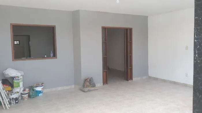 Vendo uma casa próximo ao conjunto Dubeaux Leão, casa com 1° andar, ótima localização,