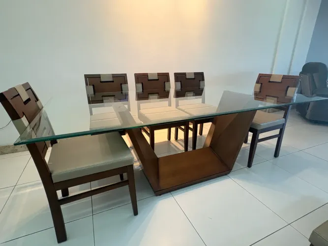 Mesa de jantar com 8 lugares da Jacaúna