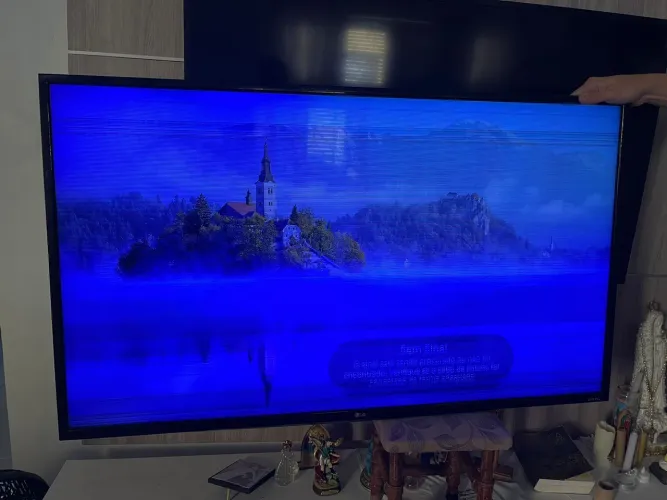 Tv LG 49 polegadas para vender,  com  defeito único dono, 359 avista, ou pix. 