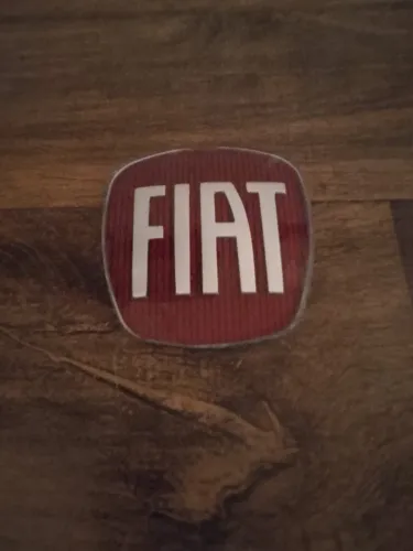 Placa emblema de Fiat Punto 2017